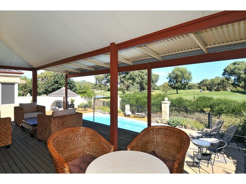 17 Fairborn Retreat, Meadow Springs WA 6210