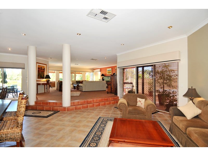 17 Fairborn Retreat, Meadow Springs WA 6210