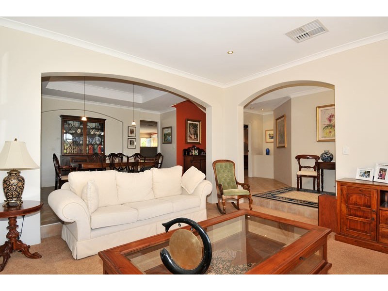 17 Fairborn Retreat, Meadow Springs WA 6210