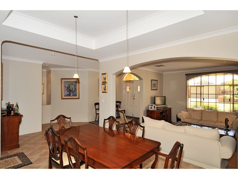 17 Fairborn Retreat, Meadow Springs WA 6210