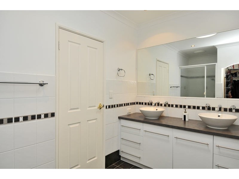 17 Fairborn Retreat, Meadow Springs WA 6210