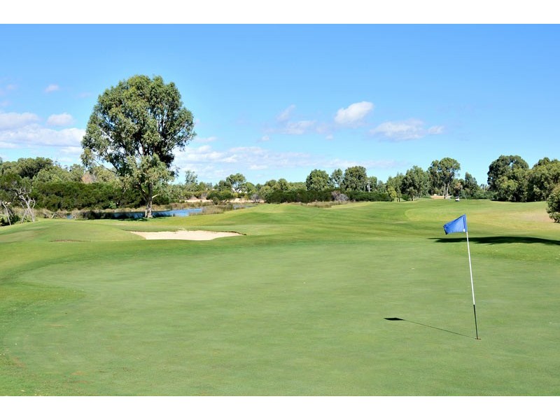 17 Fairborn Retreat, Meadow Springs WA 6210