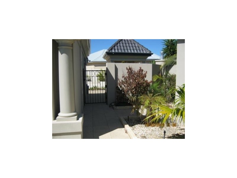 51 Aztec Island Retreat, Halls Head WA 6210