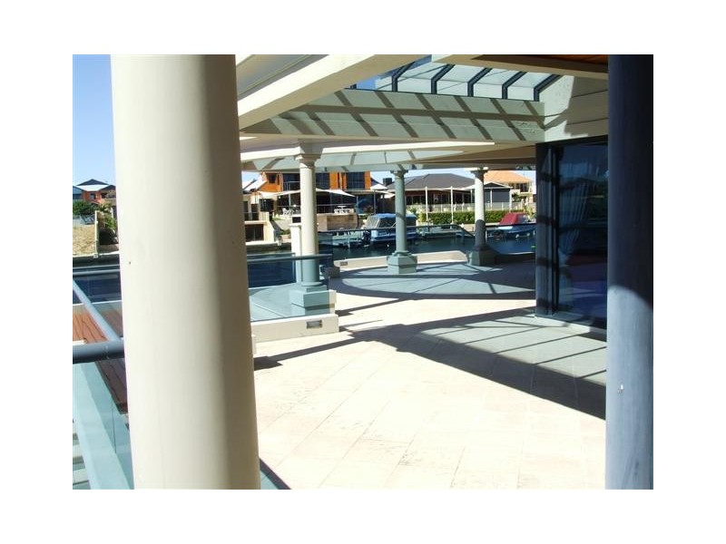 51 Aztec Island Retreat, Halls Head WA 6210