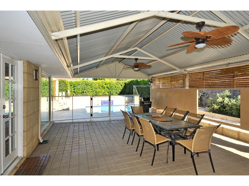 52 Mclarty Road, Halls Head WA 6210