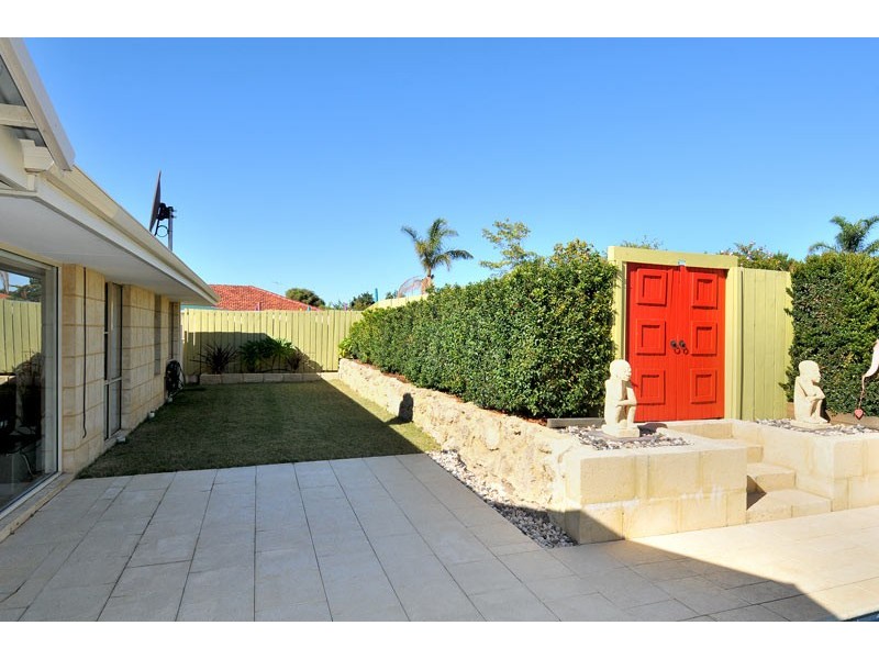 52 Mclarty Road, Halls Head WA 6210