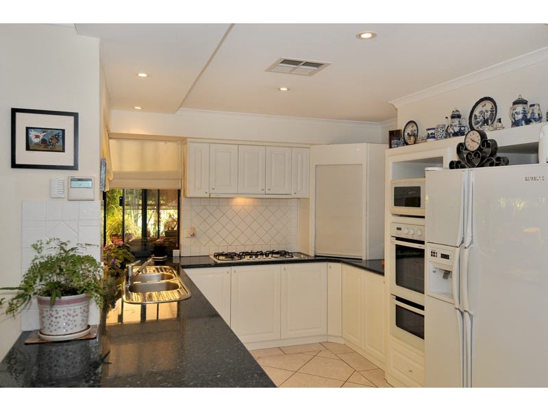 82 Peaceful Waters Drive, Barragup WA 6209