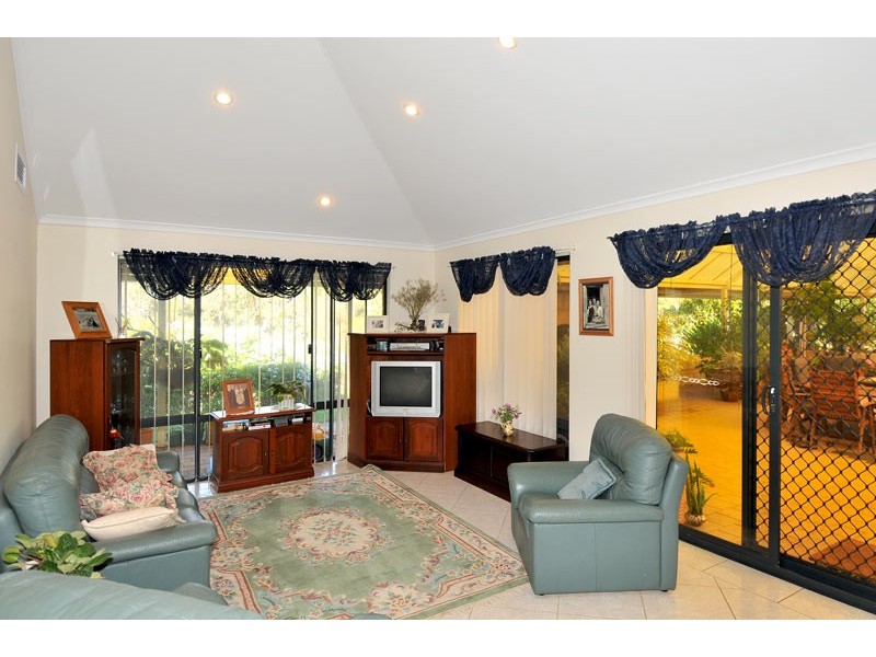 82 Peaceful Waters Drive, Barragup WA 6209