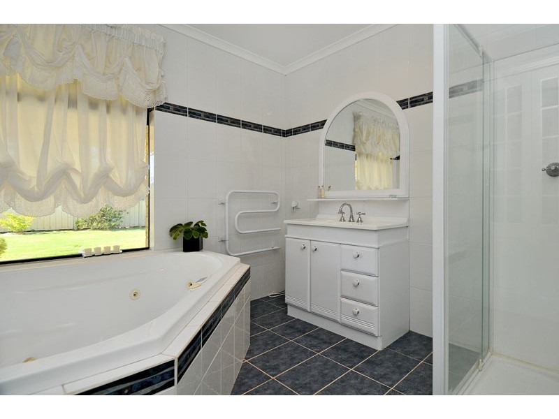 82 Peaceful Waters Drive, Barragup WA 6209