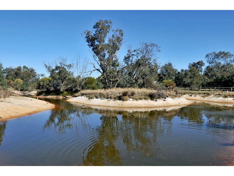 82 Peaceful Waters Drive, Barragup WA 6209
