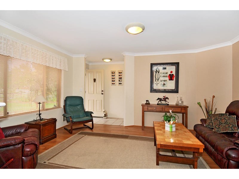 9 Navarre Row, Greenfields WA 6210