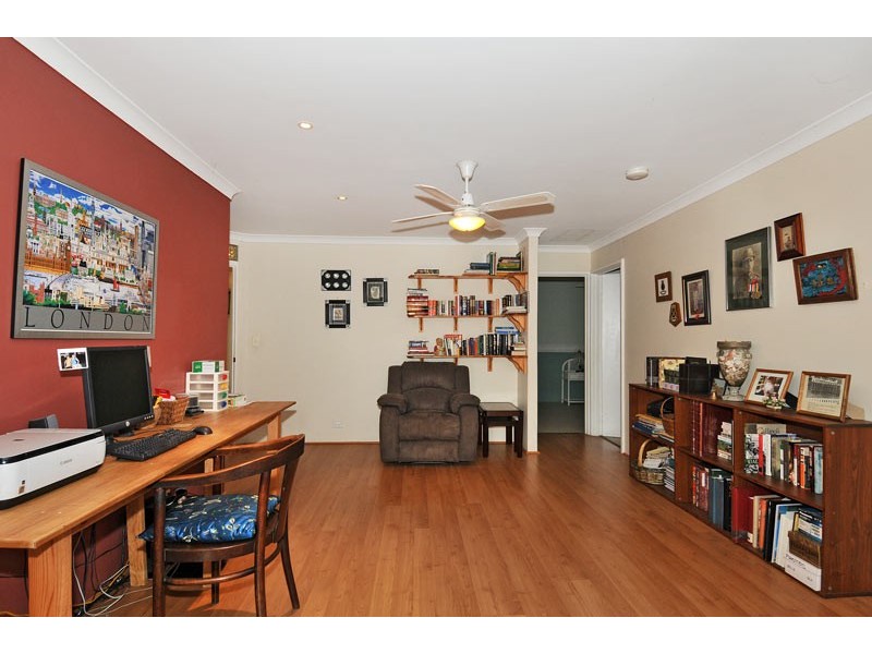 9 Navarre Row, Greenfields WA 6210