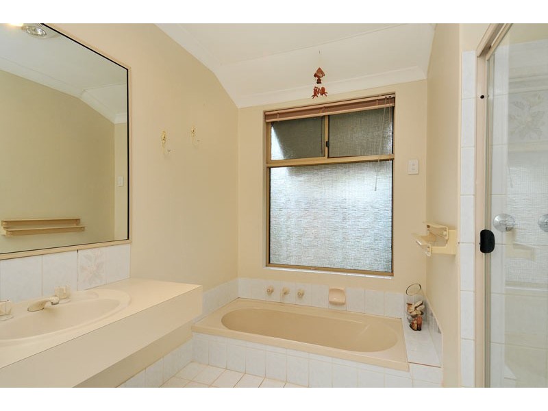 9 Navarre Row, Greenfields WA 6210