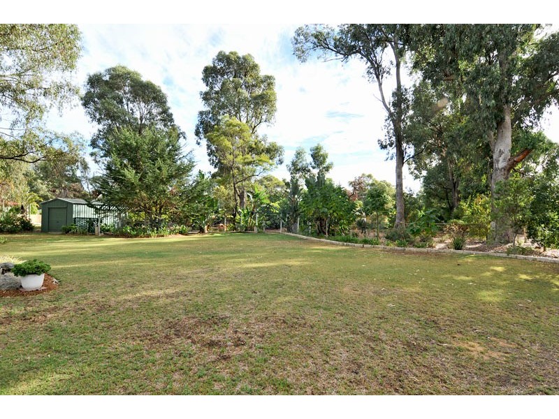 9 Navarre Row, Greenfields WA 6210