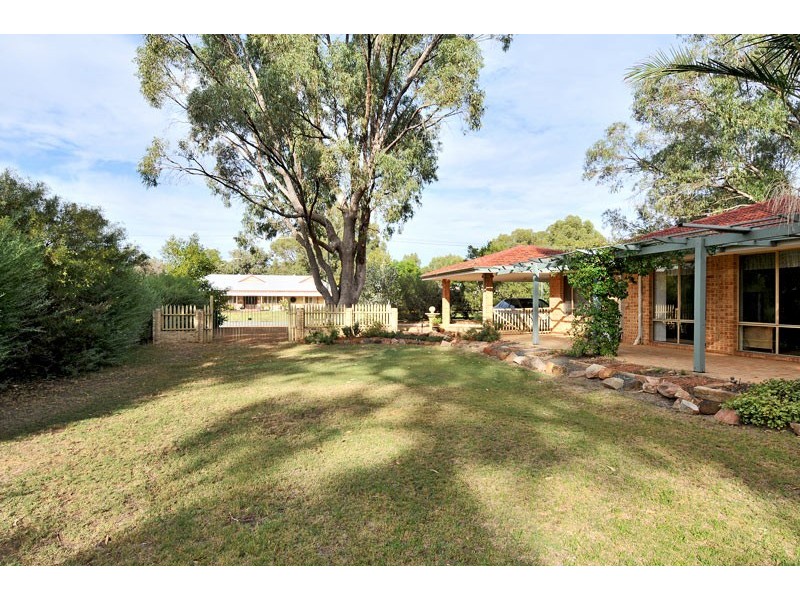 9 Navarre Row, Greenfields WA 6210