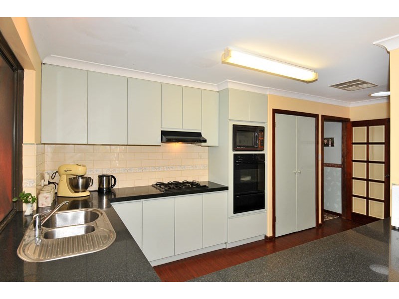 18 Elmore Way, Dudley Park WA 6210