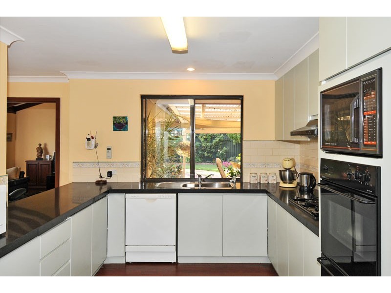 18 Elmore Way, Dudley Park WA 6210