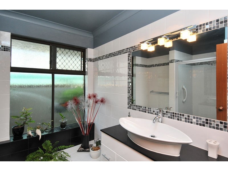 18 Elmore Way, Dudley Park WA 6210