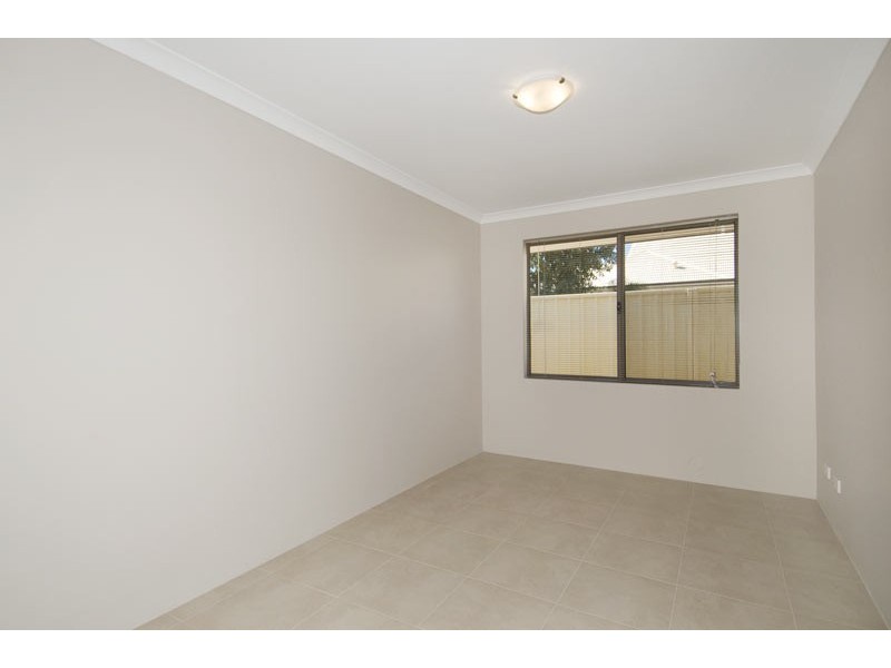 10 Dotterel Drive, Dudley Park WA 6210