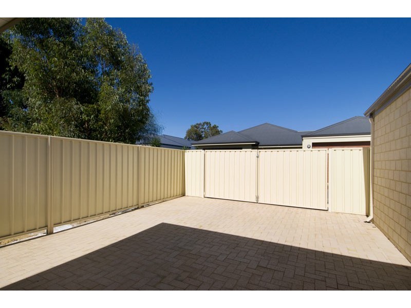 10 Dotterel Drive, Dudley Park WA 6210