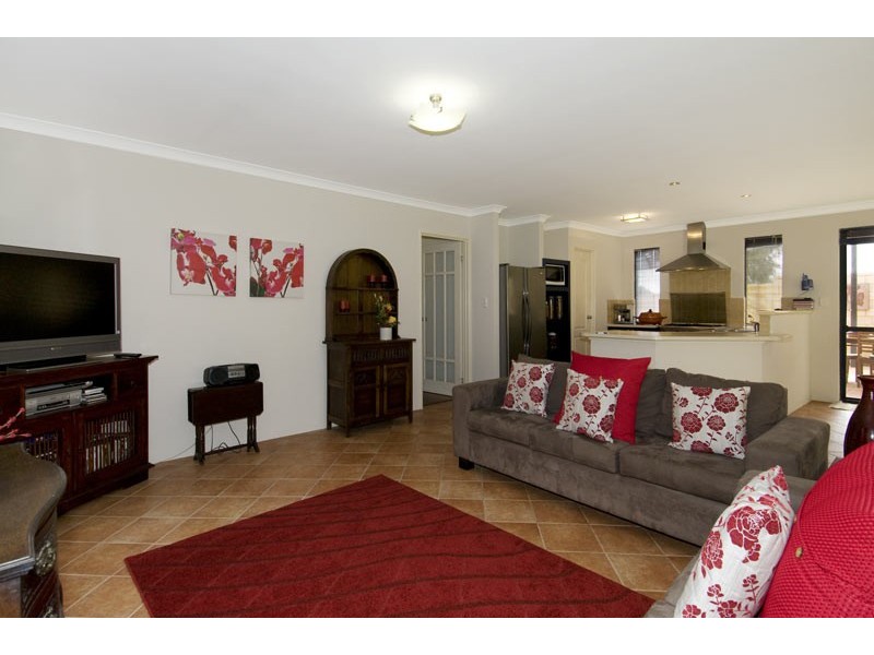 63 Baloo Crescent, Wannanup WA 6210