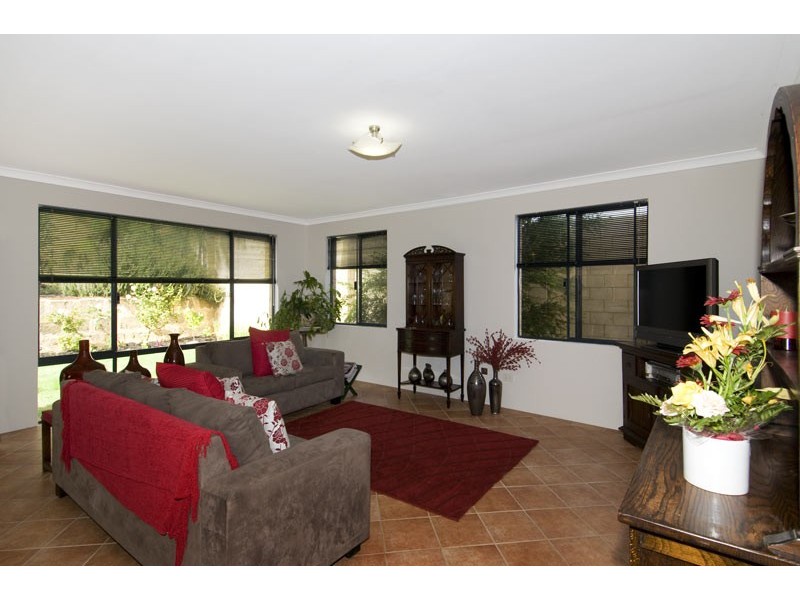 63 Baloo Crescent, Wannanup WA 6210