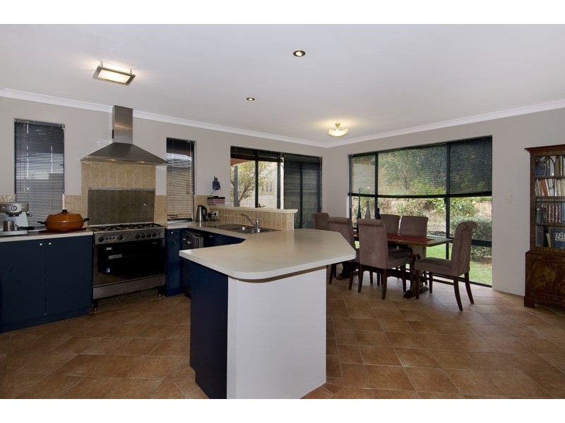 63 Baloo Crescent, Wannanup WA 6210