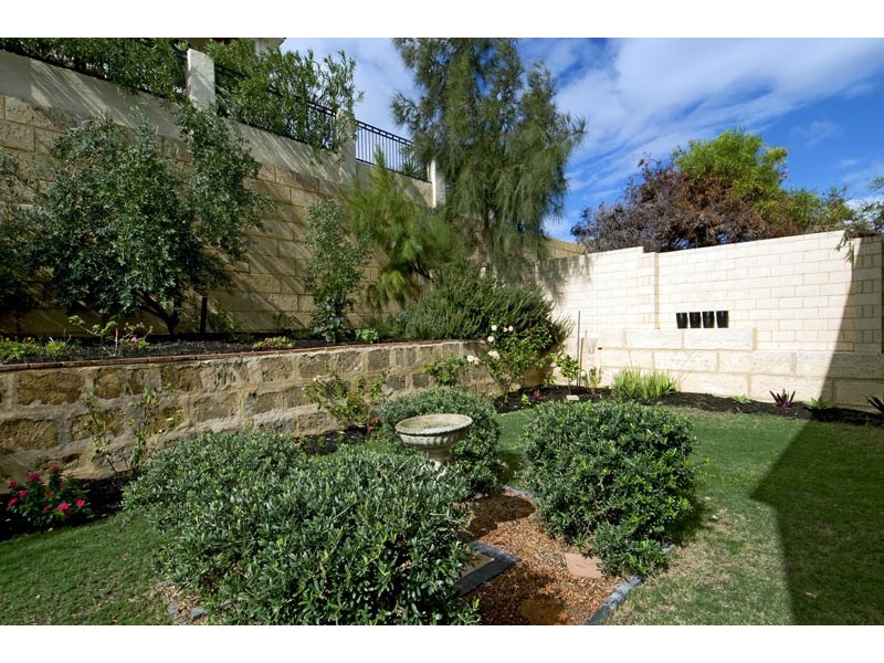 63 Baloo Crescent, Wannanup WA 6210