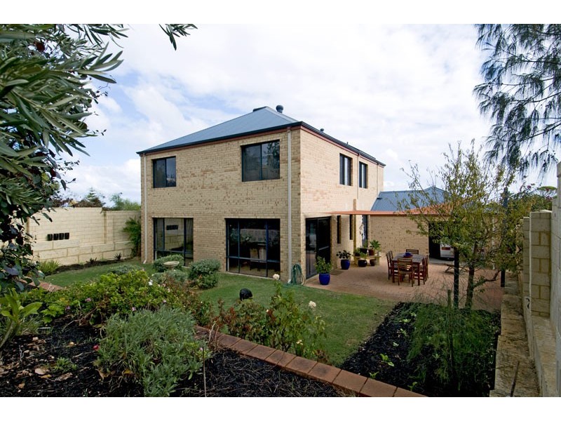 63 Baloo Crescent, Wannanup WA 6210