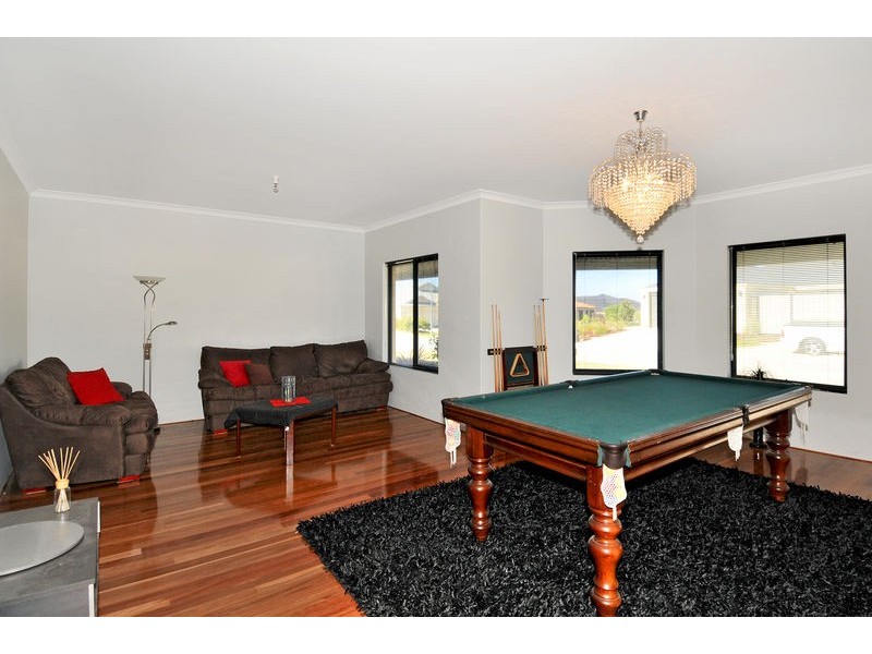 11 Clarinda Rise, Madora Bay WA 6210