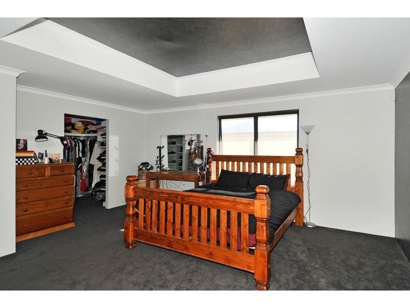 11 Clarinda Rise, Madora Bay WA 6210