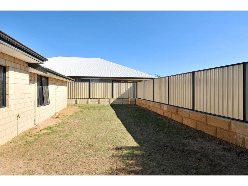 11 Clarinda Rise, Madora Bay WA 6210