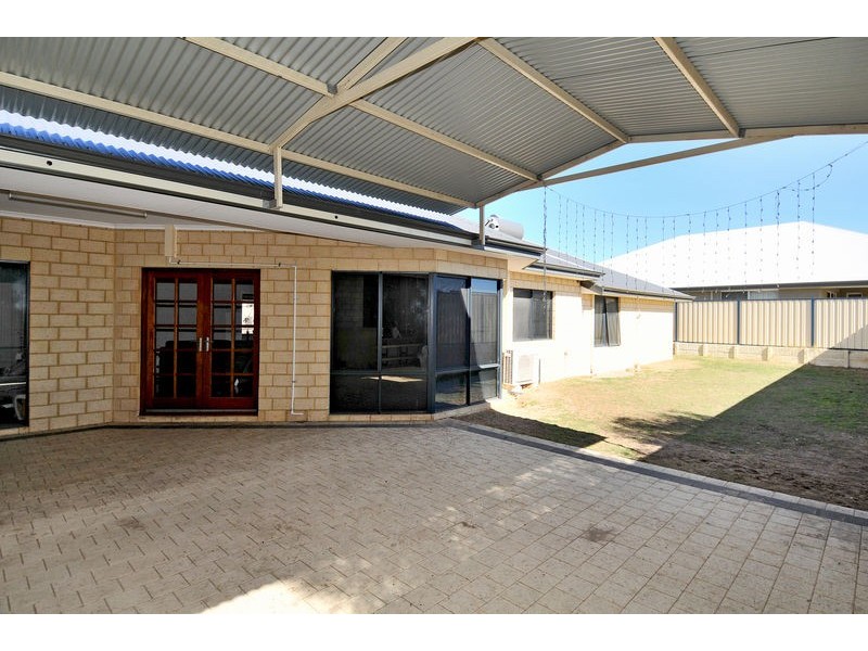 11 Clarinda Rise, Madora Bay WA 6210