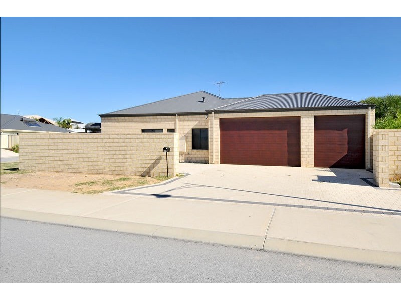 11 Clarinda Rise, Madora Bay WA 6210