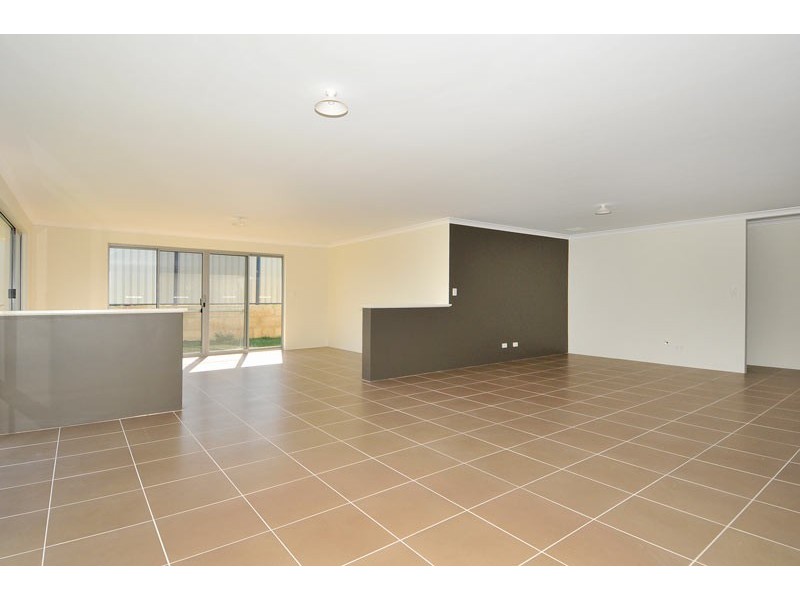 27 Still Meadow Turn, Meadow Springs WA 6210