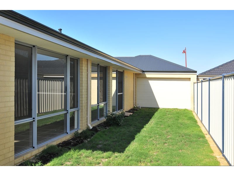 27 Still Meadow Turn, Meadow Springs WA 6210