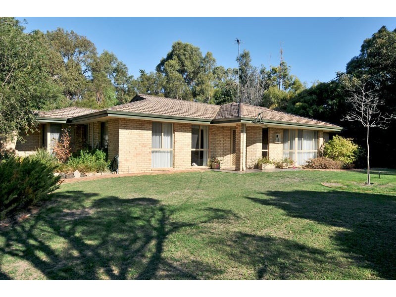 8 Victoria Circle, Greenfields WA 6210