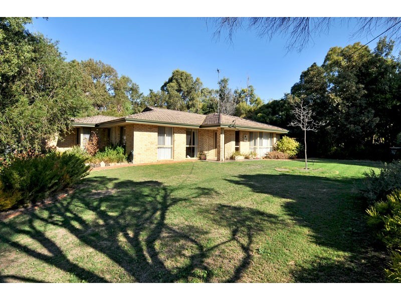 8 Victoria Circle, Greenfields WA 6210