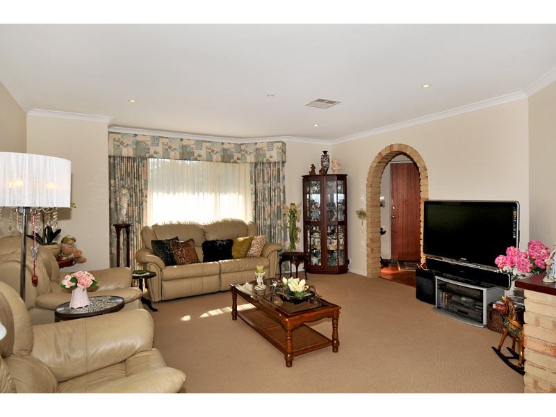 8 Victoria Circle, Greenfields WA 6210