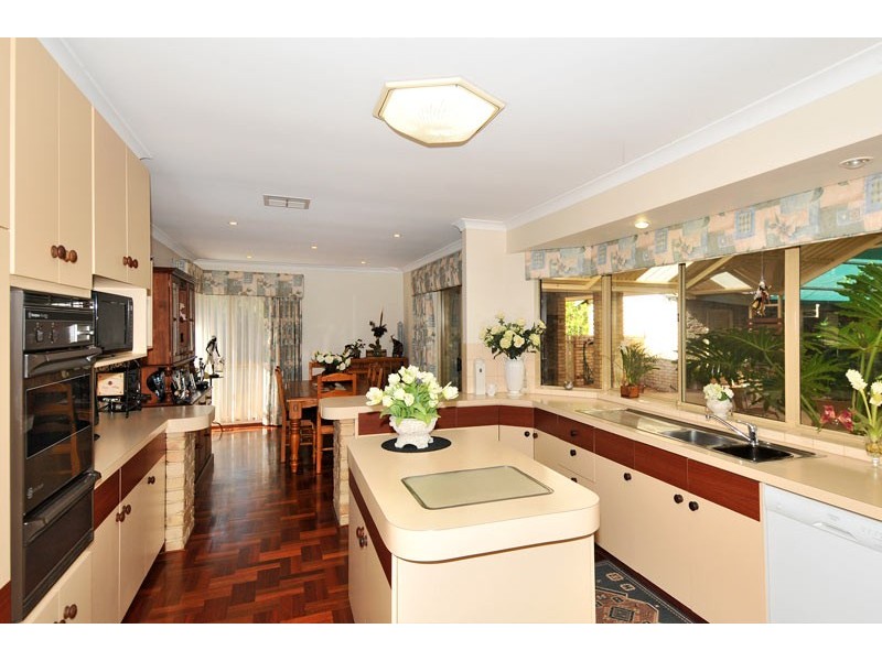 8 Victoria Circle, Greenfields WA 6210