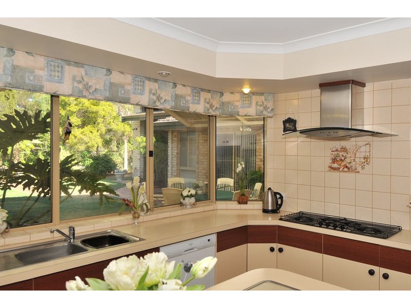 8 Victoria Circle, Greenfields WA 6210