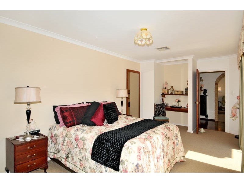 8 Victoria Circle, Greenfields WA 6210