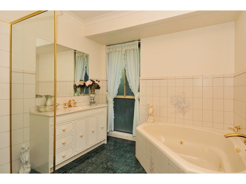 8 Victoria Circle, Greenfields WA 6210