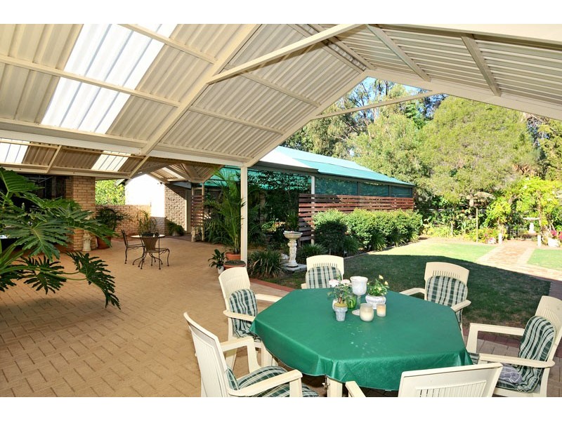 8 Victoria Circle, Greenfields WA 6210