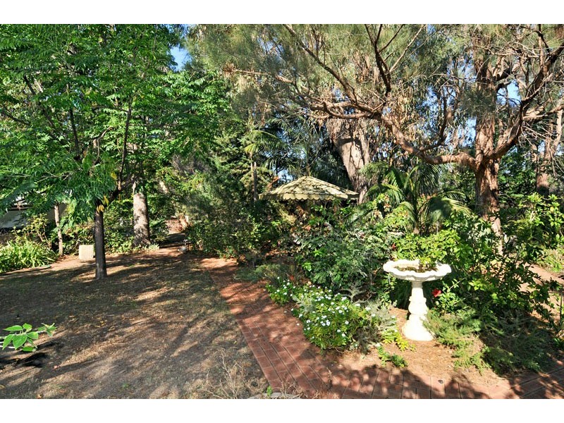 8 Victoria Circle, Greenfields WA 6210