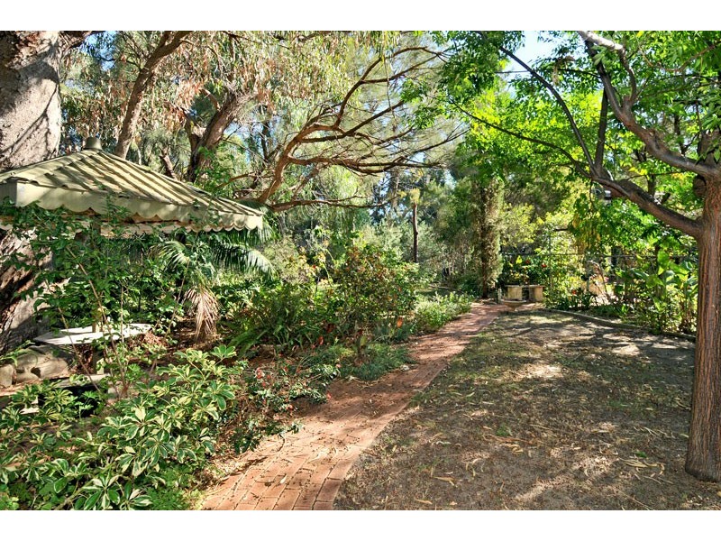 8 Victoria Circle, Greenfields WA 6210
