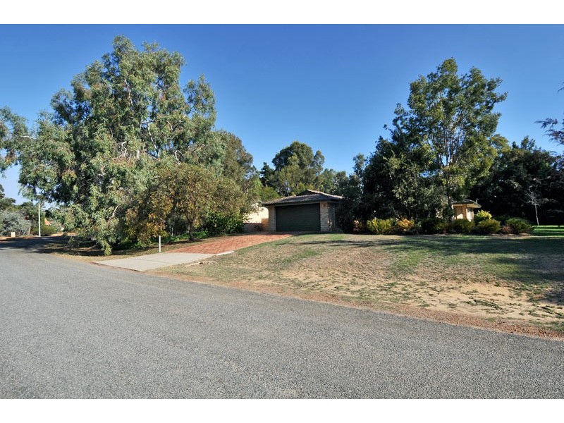 8 Victoria Circle, Greenfields WA 6210