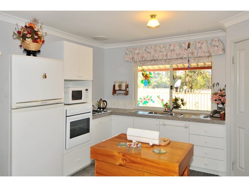 31 Deering Drive, North Yunderup WA 6208