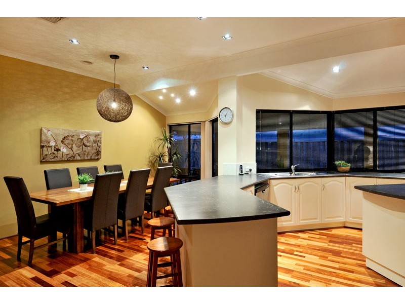 129 Midsummer Circle, Pinjarra WA 6208