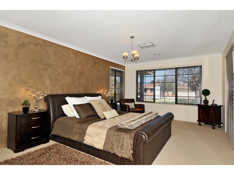 129 Midsummer Circle, Pinjarra WA 6208